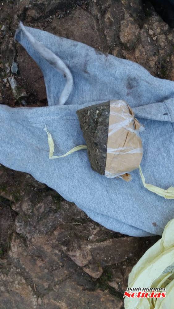PC e BM cumprem mandados e prendem dois homens em flagrante por tráfico de drogas em Jaboticaba - foto 4