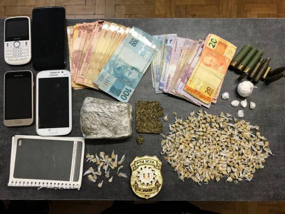 Polícia Civil estoura ''boca de tráfico'' e prende onze pessoas em Cerro Largo - foto 2