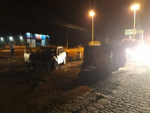 Colisão seguida de tombamento bloqueia parcialmente trecho da BR-163 - foto 2