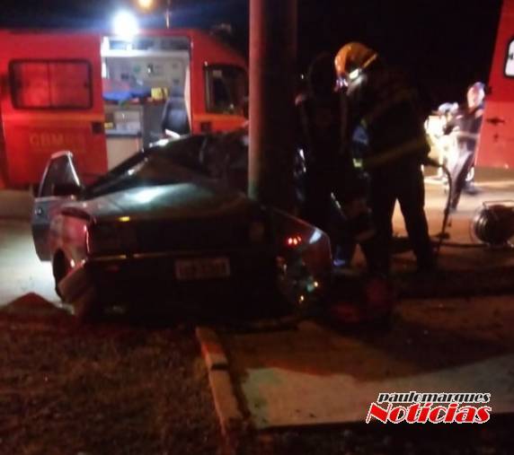 Motorista fica ferido depois de bater veículo contra um poste, em Santa Rosa - foto 3