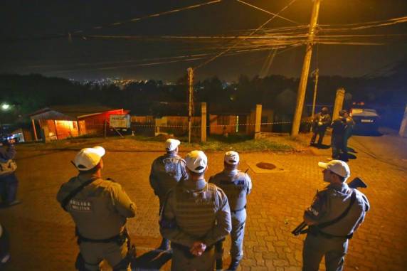 De acordo com informações preliminares da Brigada Militar (BM), o crime ocorreu por volta das 2h30min desta terça-feira