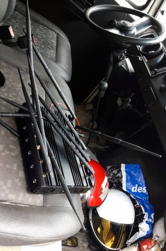 Assaltantes são presos na BR 101 em Itajaí com cigarros roubados e com veículo clonado - foto 4