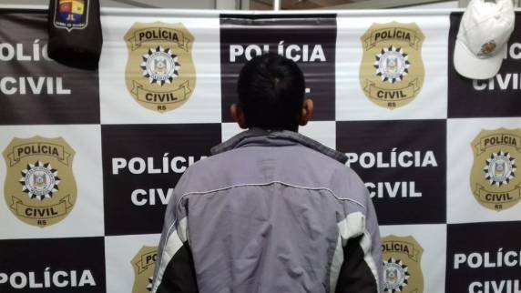 Mulher, que mora sozinha, contou que homem invadiu a casa dela armado com uma faca e pediu dinheiro. Ela se negou a dar e, depois disso, ele a estuprou