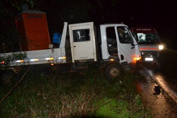 Caminhão sai da pista e deixa vários feridos na RS 404 entre Ronda Alta e Rondinha - foto 2