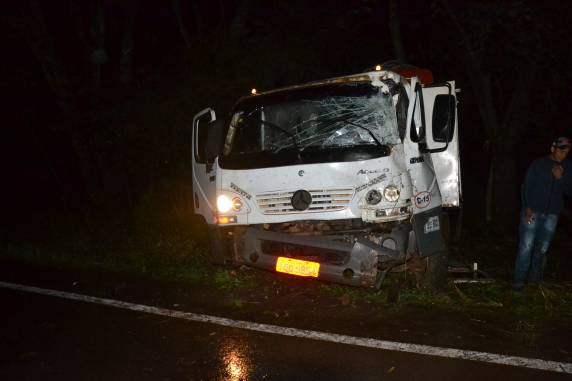 Caminhão sai da pista e deixa vários feridos na RS 404 entre Ronda Alta e Rondinha - foto 3