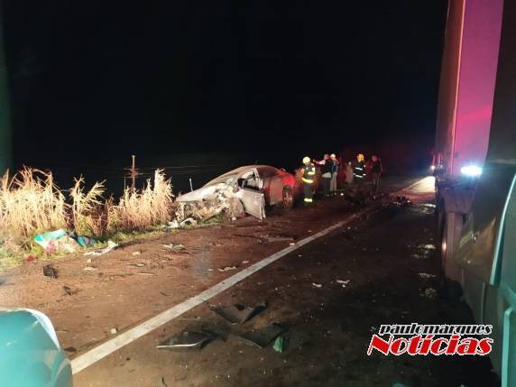 Grave acidente envolve dois carros e uma carreta na BR 285, em Bozano - foto 3