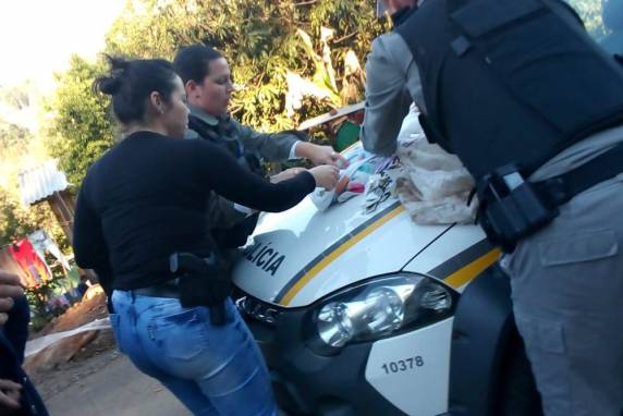 A ação conjunta da PC e BM foi exitosa e as jóias foram localizadas enterradas em uma propriedade