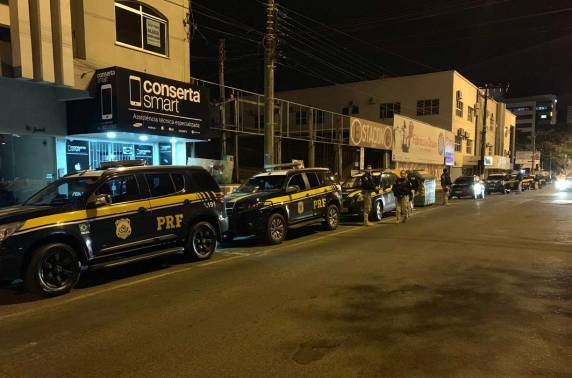 Operação Flamel - PRF apoia ação do Ministério Público Federal e cumpre mandados de busca e apreensão no oeste de SC - foto 2