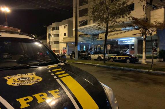 Operação Flamel - PRF apoia ação do Ministério Público Federal e cumpre mandados de busca e apreensão no oeste de SC - foto 3