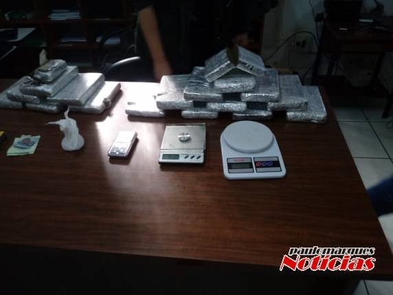 Polícia Civil prende dois jovens e apreende grande quantidade de drogas em Três de Maio - foto 3