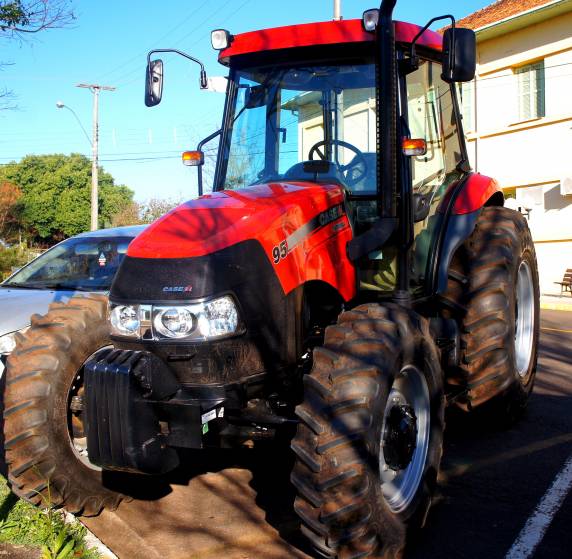 A aquisição mais recente ocorreu nesta semana, dia 5 de agosto,  com o recebimento de mais um trator CASE de 95 CVs para auxilio na produção agrícola