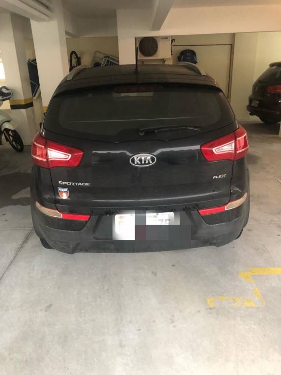 Policiais encontraram o suspeito em São José com carro de luxo