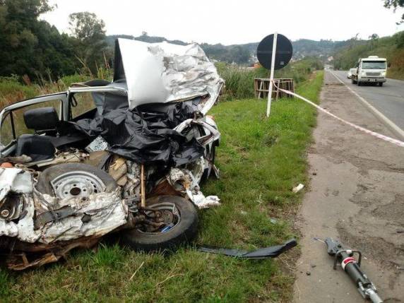 Trânsito está parcialmente bloqueado no km 83 da rodovia