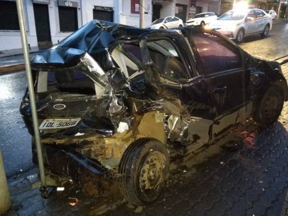 Motorista bêbado atropela quatro pessoas na rua Independência em Passo Fundo - foto 2