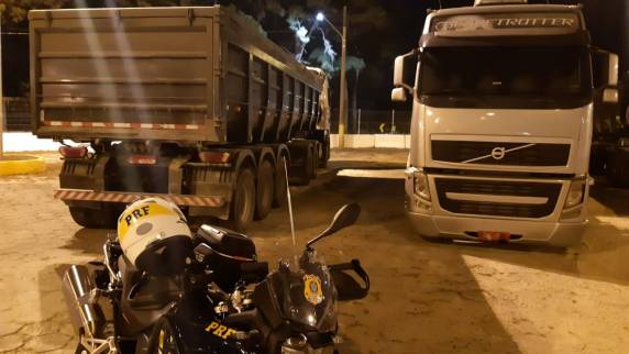 PRF flagra mais de 26 toneladas de peso excedente na BR 101 em Palhoça - foto 2