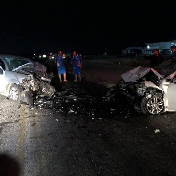 Quatro pessoas ficam feridas após carros baterem de frente na BR-470 em Navegantes
