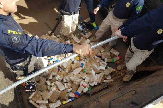 Caminhoneiro de Xanxerê é preso no RS com carga avaliada em mais de R$ 7 milhões de pasta base de cocaína e arma - foto 3