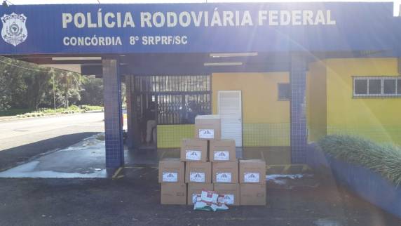 PRF apreende agrotóxico escondido embaixo de carga de feno em Concórdia - foto 2
