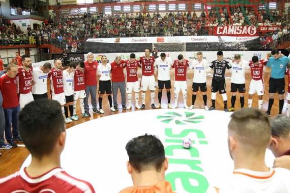 No confronto gaúcho, goleiro da equipe da casa teve atuação destacada e garantiu o título