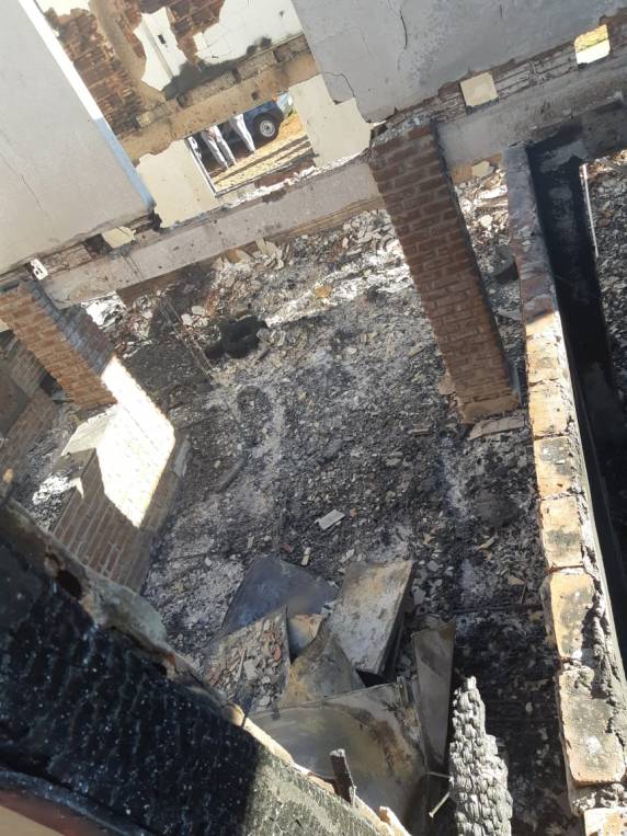 Família perde tudo em incêndio na linha Faguense, em Frederico Westphalen - foto 2