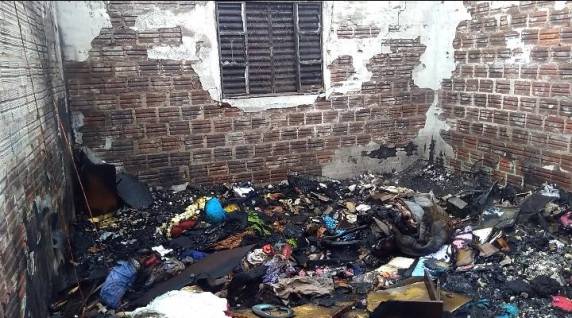 Incêndio em residência no bairro Jardim Paraguai em Panambi - foto 4