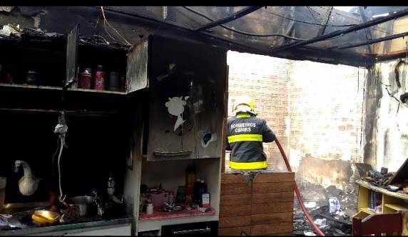 Incêndio em residência no bairro Jardim Paraguai em Panambi - foto 6