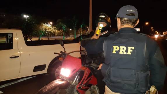Nova quebra de recorde - PRF flagra 371 motoristas embriagados neste final de semana em SC - foto 3