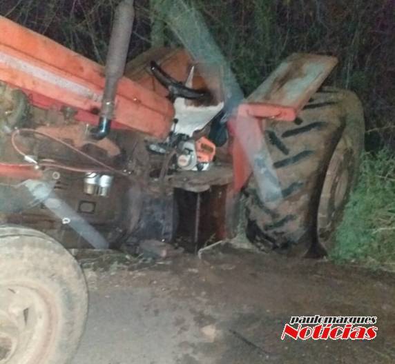 Colisão entre carro e trator deixa um ferido na RSC 472 em Porto Xavier - foto 2