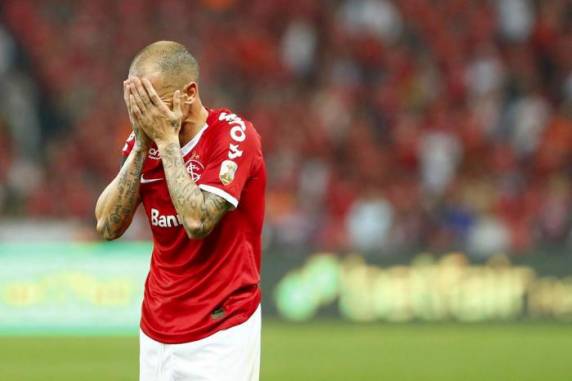 Equipe de Odair Hellmann não conseguiu reverter desvantagem de dois gols do jogo de ida no Rio