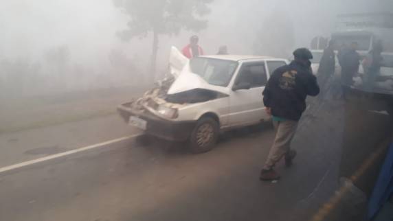 Neblina e fumaça causam interdição e acidentes na BR-282 em Lages - foto 2
