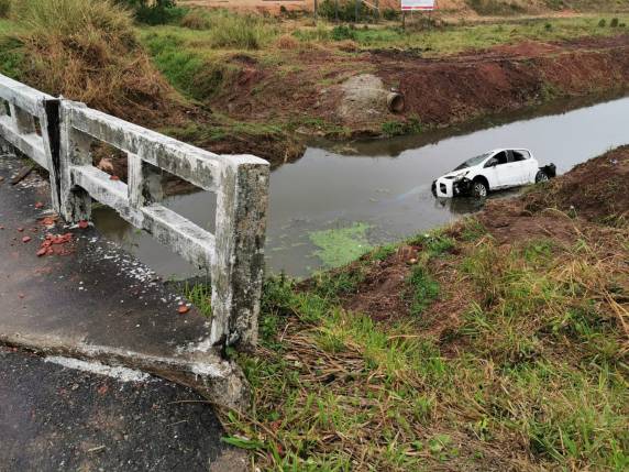 Acidente ocorreu na manhã deste domingo na SC-401, no bairro Vargem Grande