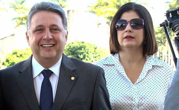Casal é suspeito de atuar em um esquema fraudulento de construção de moradias populares