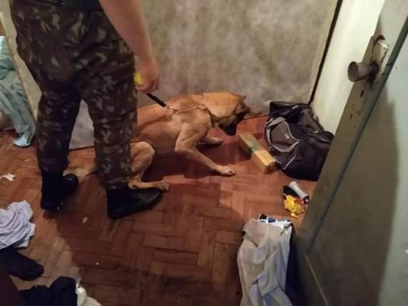 Jovem é preso com 1kg de maconha em Santiago - foto 2