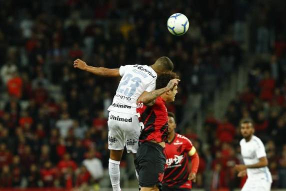 Após derrota por 2 a 0 no tempo normal, time de Renato Portaluppi caiu na marca da cal