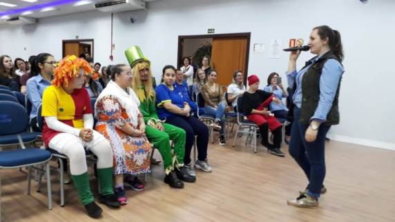 Acadêmicos da FAHOR participam de atividade sensorial com a APAE - foto 2