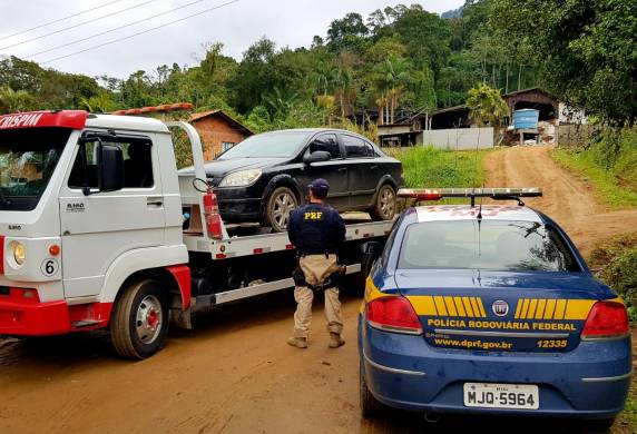 Motorista embriagado e transitando pelo acostamento tenta fugir da fiscalização na BR 470 em Indaial - foto 4