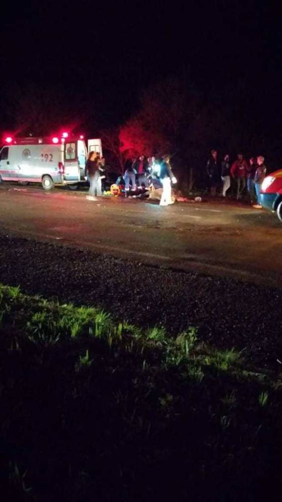 Acidente na BR 285 deixa três feridos e dois cavalos mortos, em Ijui - foto 3