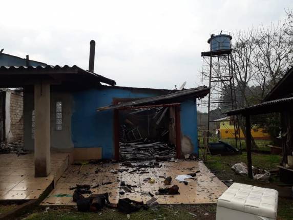 Mulher morre em incêndio em Salto do Jacuí - foto 3