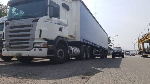 Motorista de carreta de 53 toneladas é flagrado altamente embriagado na BR 101, em Joinville, na hora do almoço - foto 2