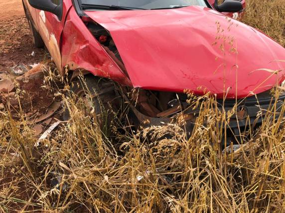 Dois veículos colidem frontalmente em estrada vicinal em Ronda Alta - foto 3