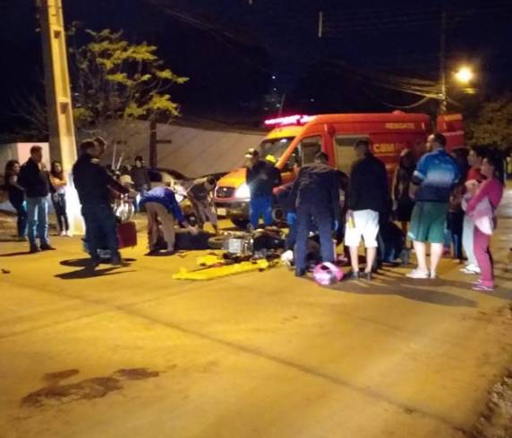 Colisão frontal ente duas motos, deixa três pessoas feridas em Ijuí - foto 3