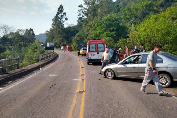 Acidente ocorreu no trecho entre Carlos Barbosa e São Vendelino