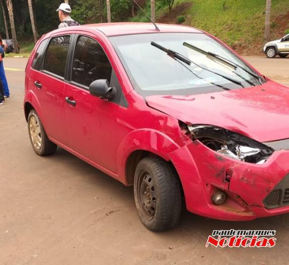 Motociclista fica embaixo de carro após colisão em trevo de Augusto Pestana - foto 5