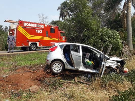 or motivos desconhecidos, motorista saiu da pista e caiu em um barranco, entre Passo Fundo e Marau