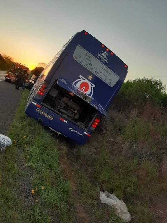 Associação Esportiva Uruguaianense divulga nota sobre acidente na BR 285, entre São Borja e Santo Antônio das Missões - foto 4