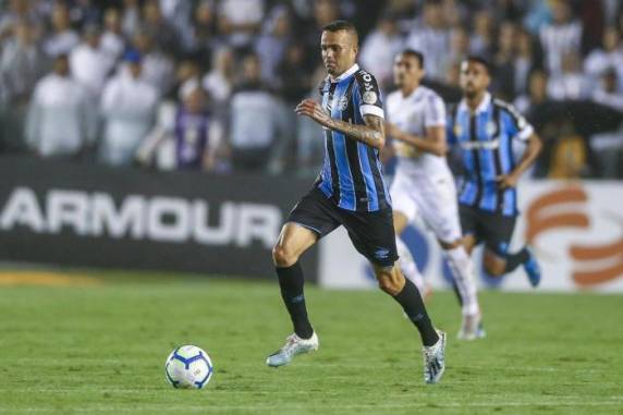 Tricolor fez 3 a 0 e foi a 31 pontos no Brasileirão