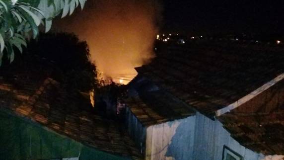 Incêndio consome casa na Rua Buricá em Horizontina - foto 5