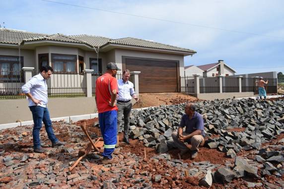 Programa de Pavimentação Comunitária beneficia Ruas França e Colômbia em Boa Vista do Buricá - foto 2
