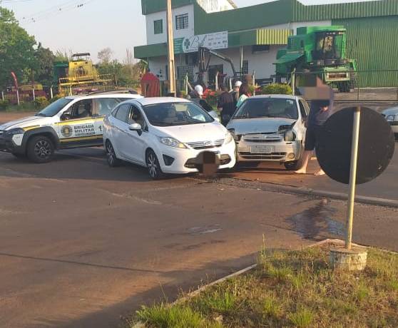 Colisão envolve dois veículos na RS 155 em frente a rodoviária de Ijuí - foto 2
