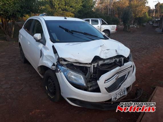 Colisão traseira envolve dois veículos no Bairro Carolina em Três de Maio - foto 3